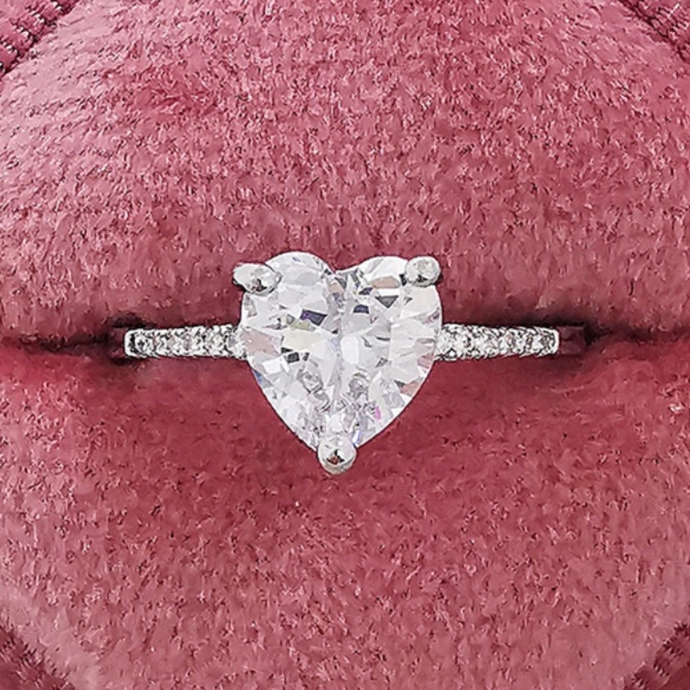 925 WHITE SAPPHIRE STERLING SILVERENGAGEMENT RING - Picture 2 of 5